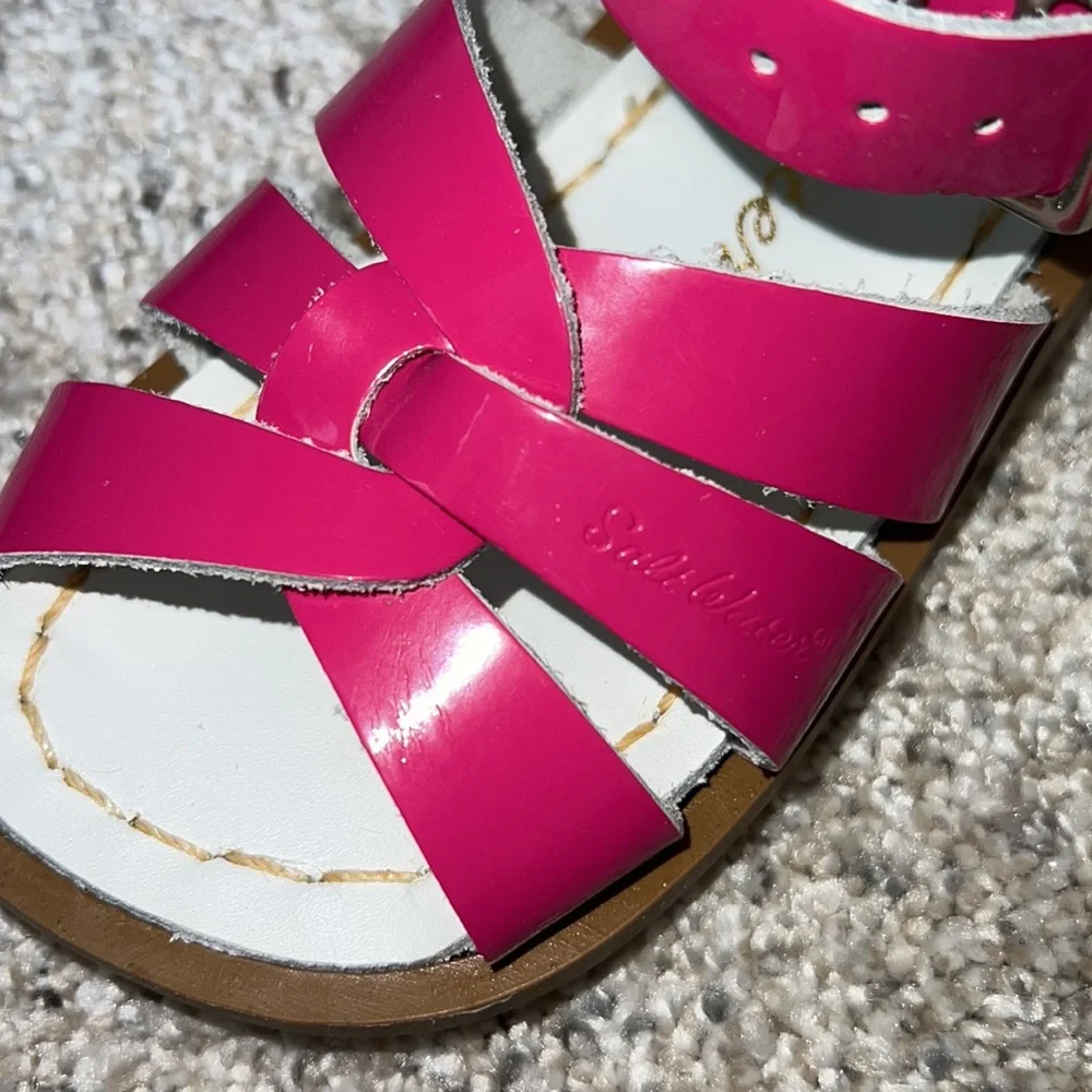 AUTH NIB Salt Water the Original Sandal Toddler Little Kids SHINY FUCHSIA